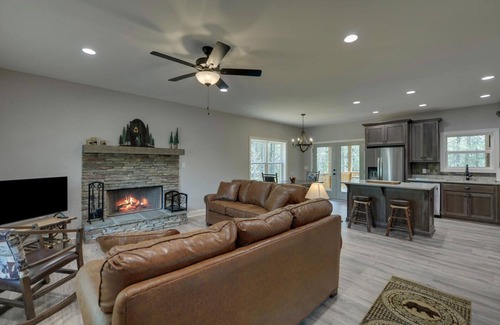 Copperhill House | Blue Heaven, Family vacation at Ocoee River, McCaysville, and Blue Ridge Area