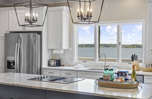 Mayhew House | Blue Heron Bliss by SoCharm | Waterfront Retreat