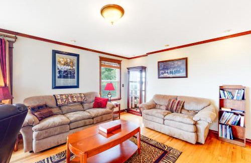 Newport House | Blue Heron Bluff