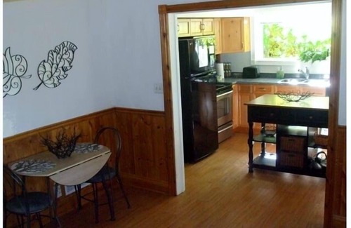 Lake of Bays Apartment | Blue Heron c/w Algonquin & Arrowhead Pass - Bring your pet free!