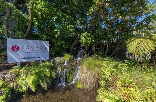 Okere Falls Cottage | Blue Heron Lodge - Hamurana Holiday Home
