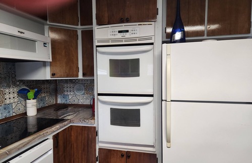 Edmore Cottage | Blue Heron Point - Hot Tub, Kayaks, Fishing, 3 bedrooms on a no wake lake