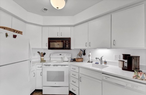 St. Simons Island Condo | Blue Heron - 1 bed/1 bath condo with Great Views!