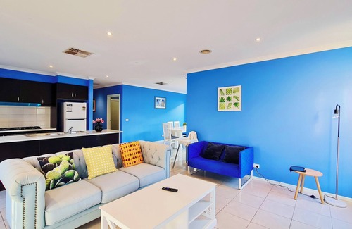 Mernda House | Blue Home/Comfy/Peaceful/3B House/Train Station/Parks/Sports