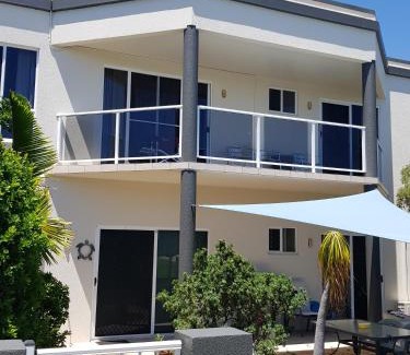 Yeppoon Apartment | Blue horizon