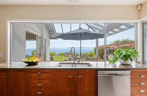 The Mesa Villa | Blue Horizon by Paradise Retreats