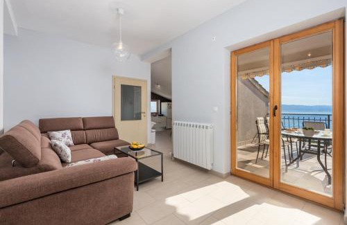 Opric Apartment | Blue Horizon