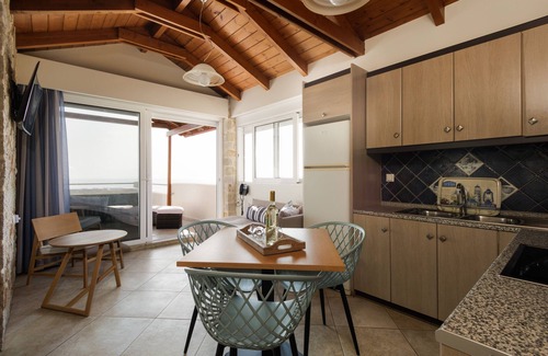 Astros House | Blue Horizon Suites Estate