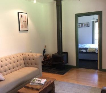 Mount Cole House | Blue House at Mountainside Wines