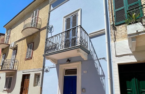 Grottammare House | BLUE HOUSE, BEAUTIFUL and COMFORTABLE HOUSE 2 steps from the sea.