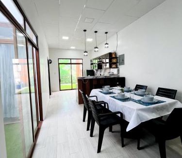 Bahia de la Academia House | Blue house