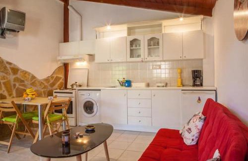 Drepano Apartment | Blue house