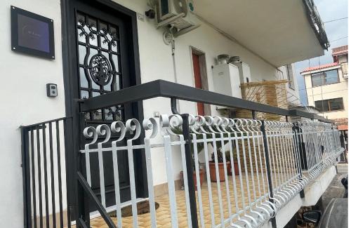 Santa Maria la Carita Apartment | Blue House