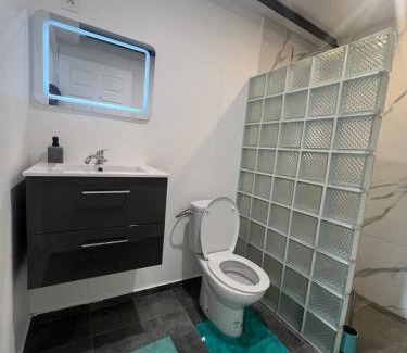 Faaa Ski Chalet | Blue House Lodge