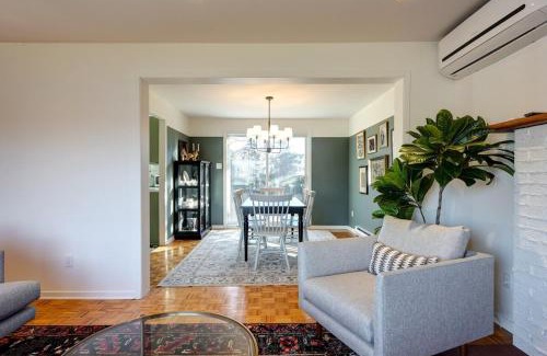 Mont-St-Hilaire Apartment | Blue House on the River