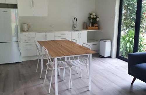 Motueka Bed & Breakfast | Blue House on the Quay