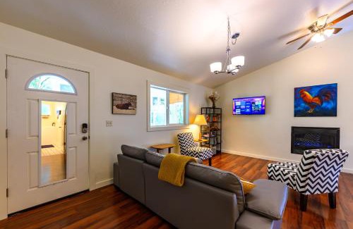 Central Oregon House | Blue House - private 2 bed, 2 bath home with garage