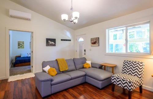 Central Oregon House | Blue House - private 2 bed, 2 bath home with garage