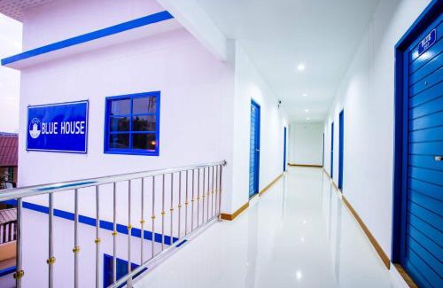 Ang Thong Apartment | Blue House