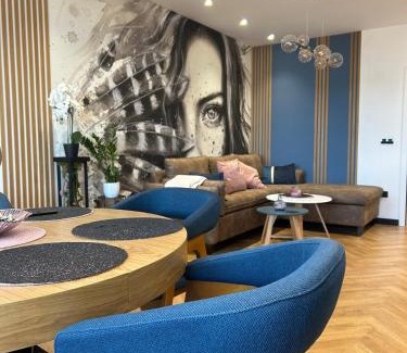 Lozenets Apartment | Blue Iris, 2BR, Workspace, Jacuzzi and Stunning Views
