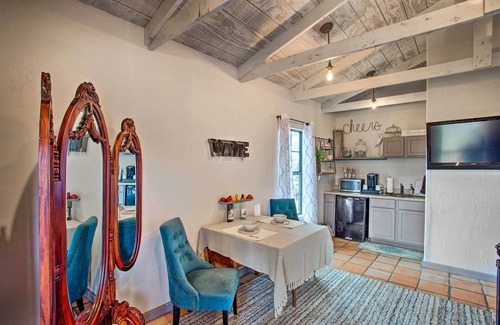 Pittsburg Apartment | ‘Blue Jay Cottage' - Pittsburg Studio on Winery!