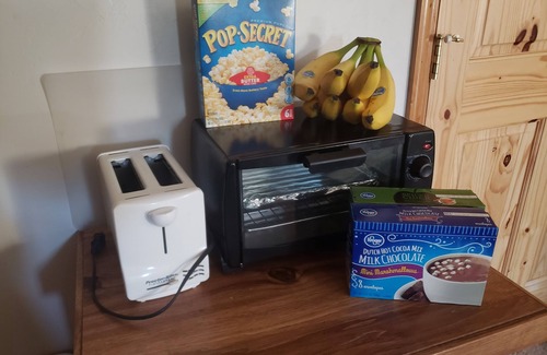 Crawford Apartment | Blue Jay Inn Getaway with amazing views and wildlife