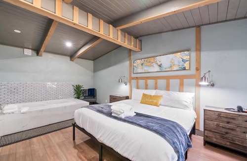 Lakeside Park Hotel | Blue Jay Lodge