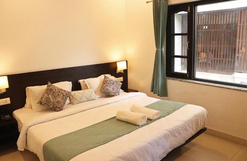 Tapovan Hotel | Blue Jay Smart Stay