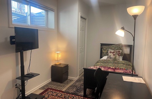 Southeast Edmonton Bed & Breakfast | Blue Kuti B&B