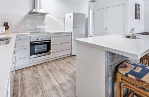 Airlie Beach Apartment | Blue Lagoon Airlie Beach