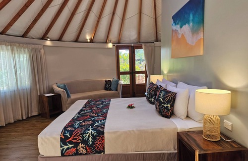 Nanuya Resort | Blue Lagoon Beach Resort