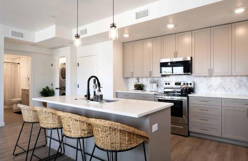 St. George Apartment | Blue Lagoon condo