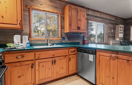 Patton Cabin | Blue Lagoon Lakefront - Lakefront, Pool Table, Dock, Outdoor Patio Area