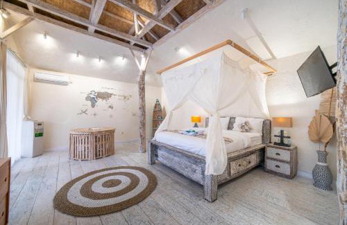East Sumba House | Blue Lagoon Pool View Bungalow, Single Room with Queen Bed and Bathtub