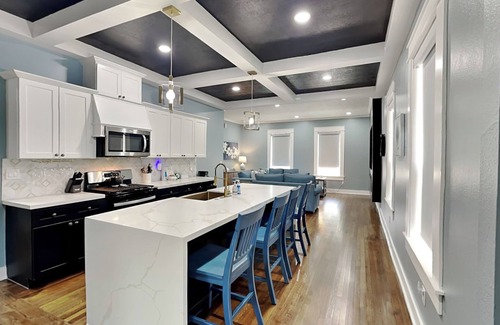 Galveston Cottage | Blue Lagoon