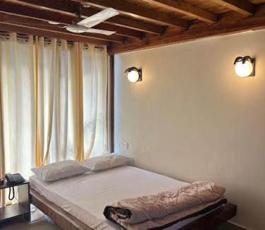 Pasighat Hotel | Blue Lagoon Villa Pasighat