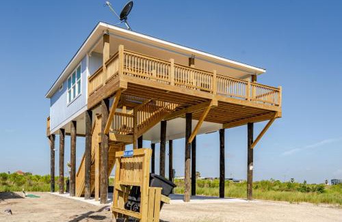 Gilchrist House | Blue Lagoon with Hot Tub