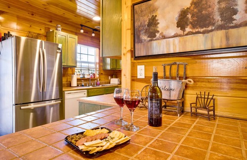 Rising Fawn Cabin | Blue Lake Cozy Cabin, situated on 3 acres, 5 min walk to lake! Mountain views!
