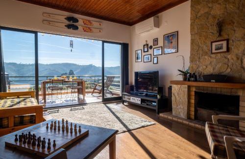 Ferreira do Zezere Villa | Blue Lake House