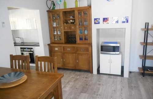 Port Vincent Apartment | Blue Line Unit 3 - Great location! Close to all amenities! Off Peak Special!