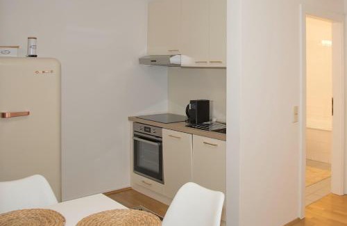 Wahring Apartment | Blue Lotus Apartment