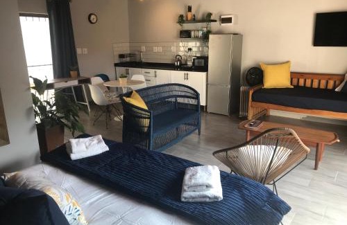 Lynnwood Ridge Apartment | Blue Lotus Guest House Pta East-Solar power