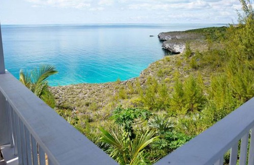 Gregory Town House | Blue Love Point 3BR by Eleuthera Vacation Rentals