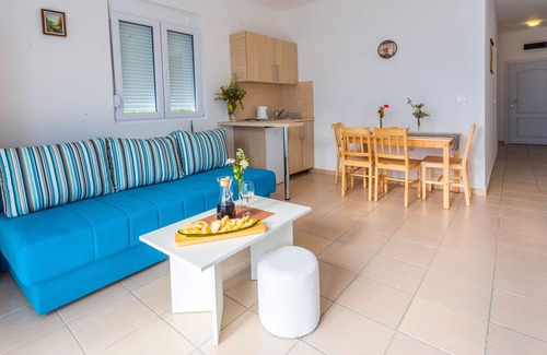Krstac Apartment | Blue Mediterranean with stunning sea view,one bedroom ,private parking