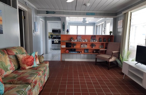 Seabreeze Park House | Blue Mermaid Cozy Magical Beach Retreat - Just Steps to the Beach