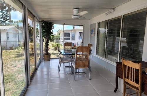 Seabreeze Park House | Blue Mermaid Cozy Magical Beach Retreat - Just Steps to the Beach