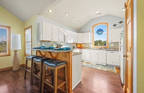 Monteray Shores House | Blue Mermaid: Large Private Pool, Hot Tub, Close to Beach
