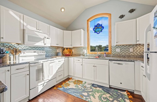 Monteray Shores House | Blue Mermaid: Large Private Pool, Hot Tub, Close to Beach