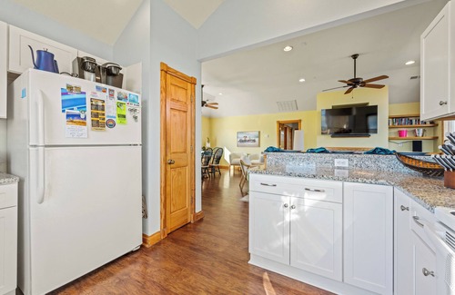 Monteray Shores House | Blue Mermaid: Large Private Pool, Hot Tub, Close to Beach