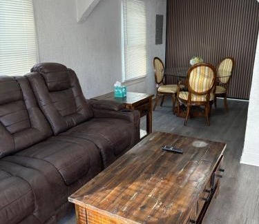 Romulus House | Blue MiniCastle, NEXT 2 DTW, 3BR